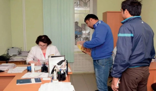 В Госдуму внесут законопроект о прямом запрете посредников при проверке здоровья мигрантов В Госдуму внесут законопроект о прямом запрете посредников при проверке здоровья мигрантов