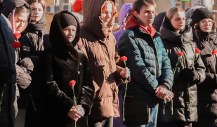 В Самаре открыли мемориальную доску поэту и фронтовику Андрею Петтоки В Самаре открыли мемориальную доску поэту и фронтовику Андрею Петтоки