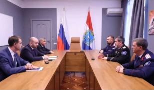 Губернатор Вячеслав Федорищев провел рабочую встречу с атаманом Всероссийского казачьего общества Виталием Кузнецовым Губернатор Вячеслав Федорищев провел рабочую встречу с атаманом Всероссийского казачьего общества Виталием Кузнецовым