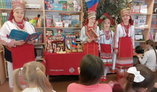 Международный день родного языка отметили в тольяттинской библиотеке вместе с Мордовским культурным центром Международный день родного языка отметили в тольяттинской библиотеке вместе с Мордовским культурным центром