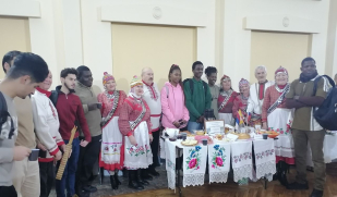 Праздник вкуса и традиций: «Новогодний хоровод-2025» в Тольятти объединил культуры через национальную кухню