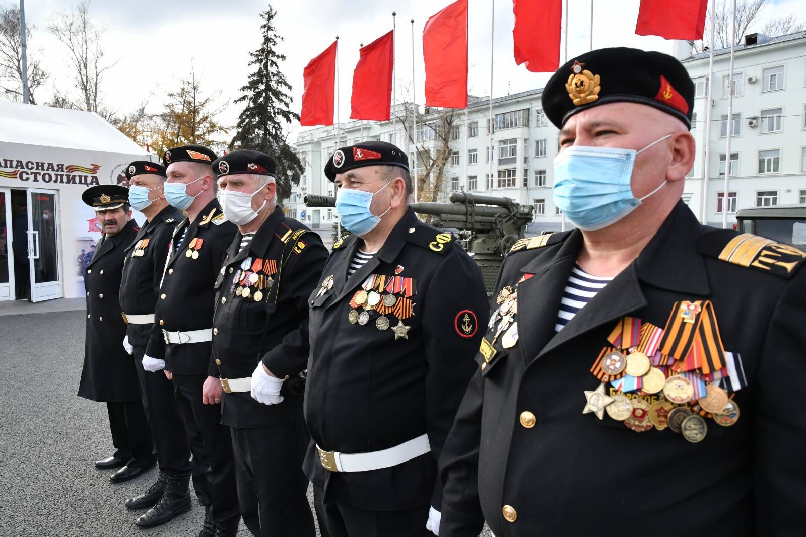 Парад в самаре 7 ноября. Парад памяти 7 ноября в Самаре. Парад 7 ноября 2020 в Самаре. Самара парад на площади Куйбышева 1941. Куйбышев парад памяти 7 ноября.