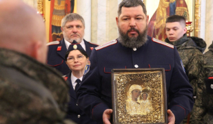 Святыня с передовой: атаман Волжского казачьего войска передал сызранцам икону, спасённую в зоне СВО