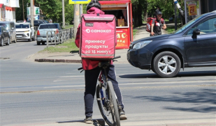 В Самарской области мигрантам запретят работать учителями и курьерами