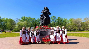 Ансамбль «Купалінка» поздравил тольяттинцев с Днем Победы